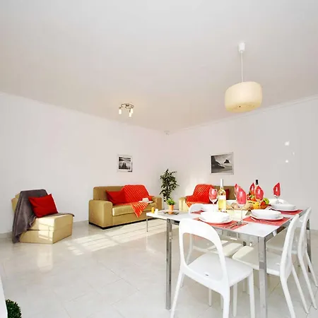 شقة Apartment In Santa Eulalia Near The Beach